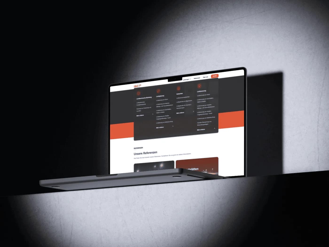 Die neue WordPress-Website des Ingenieurbüros Dr. Petry & Partner auf einem Laptop